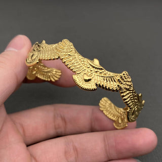 18k Freebird Bangle