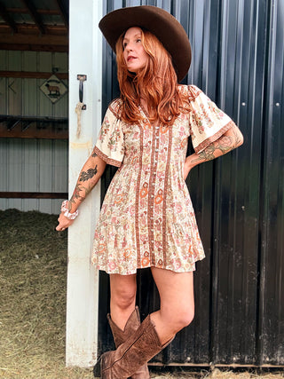 cowboy boots with mini dress Dresses with Cowboy Boots: 7 Chic Ways To Style