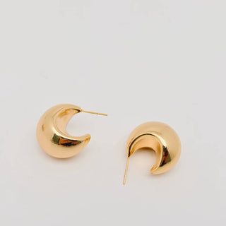 Short Crescent 18k Gold-plated Moon Hoop Earring