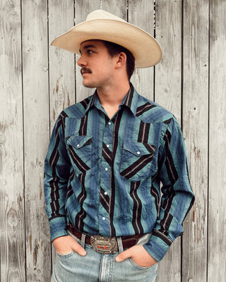 Vintage Men’s Wrangler Western Wear Snap Up Shirt Size Large Vintage Men’s Wrangler Western Wear Snap Up Shirt Size Large