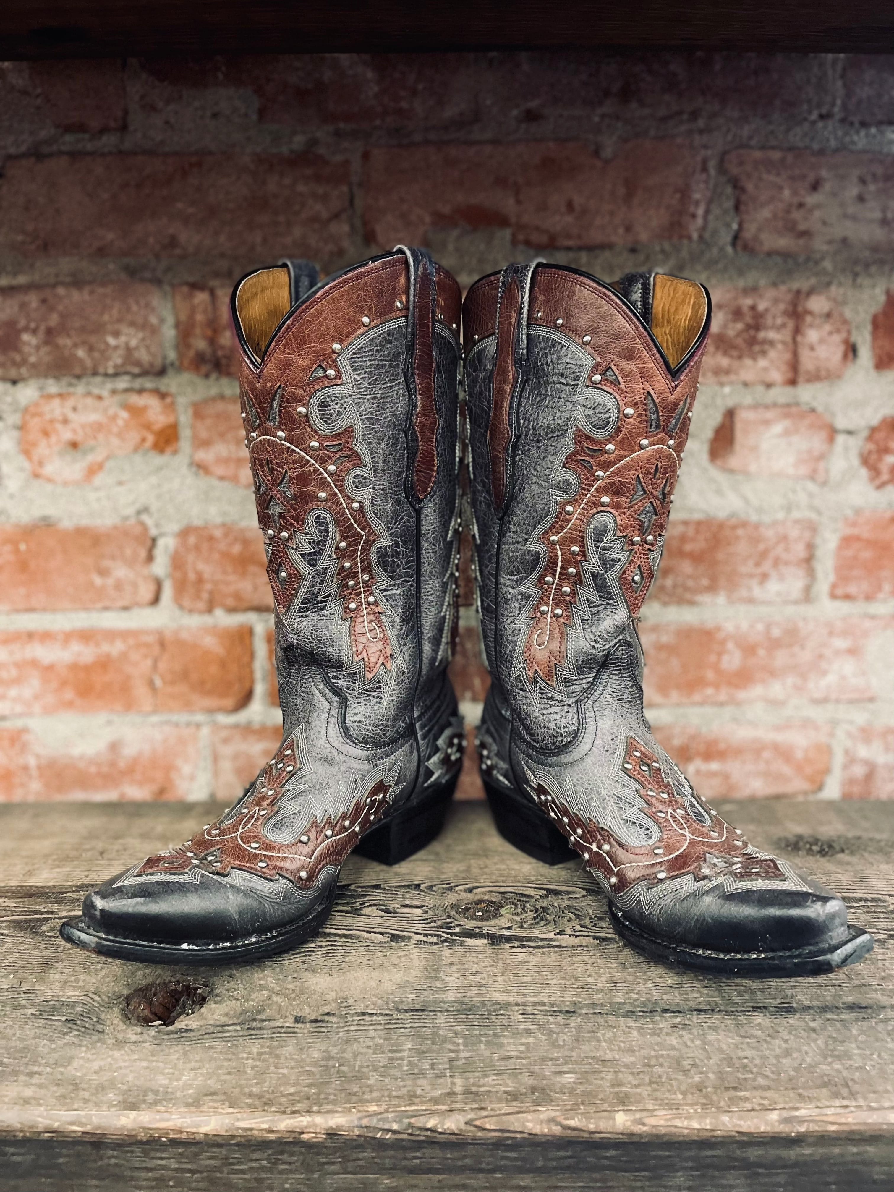 Cowboy Pro Cowboy Boots Women s Size 7 Wide Gold Dogs